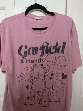Streetwear Society Pink Garfield & Friends Graphic Tee
